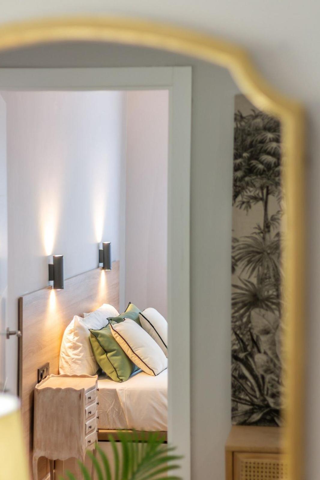 Cervantes Luxury Apartment Малага Екстер'єр фото