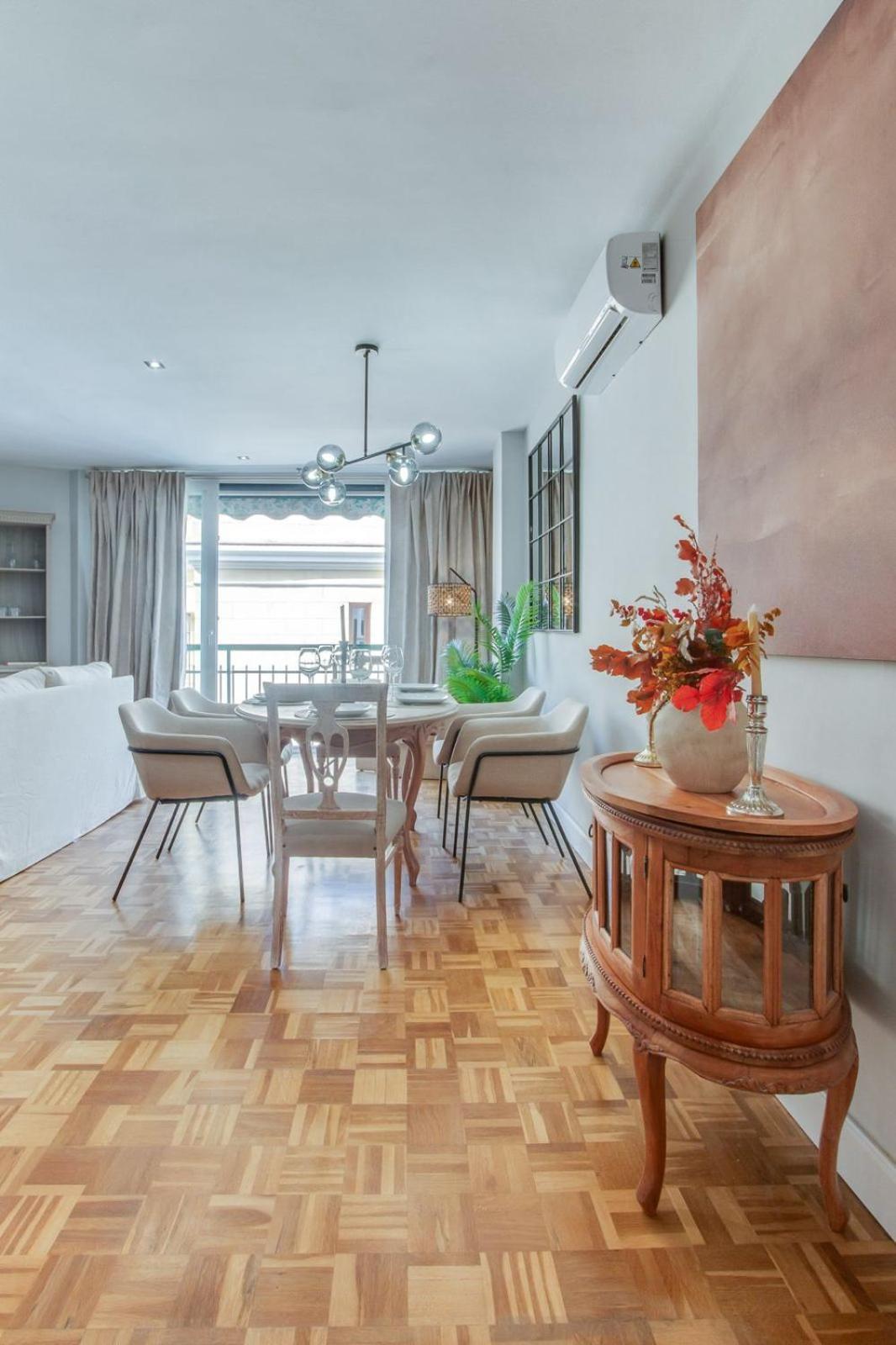 Cervantes Luxury Apartment Малага Екстер'єр фото